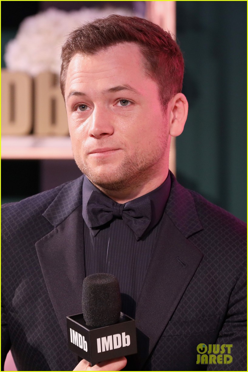 Taron Egerton Sings 'Tiny Dancer' with Elton John at Oscars Party