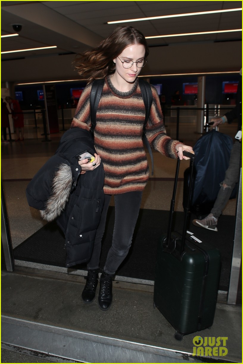 evan rachel wood dons striped sweater for lax arrival 034223467