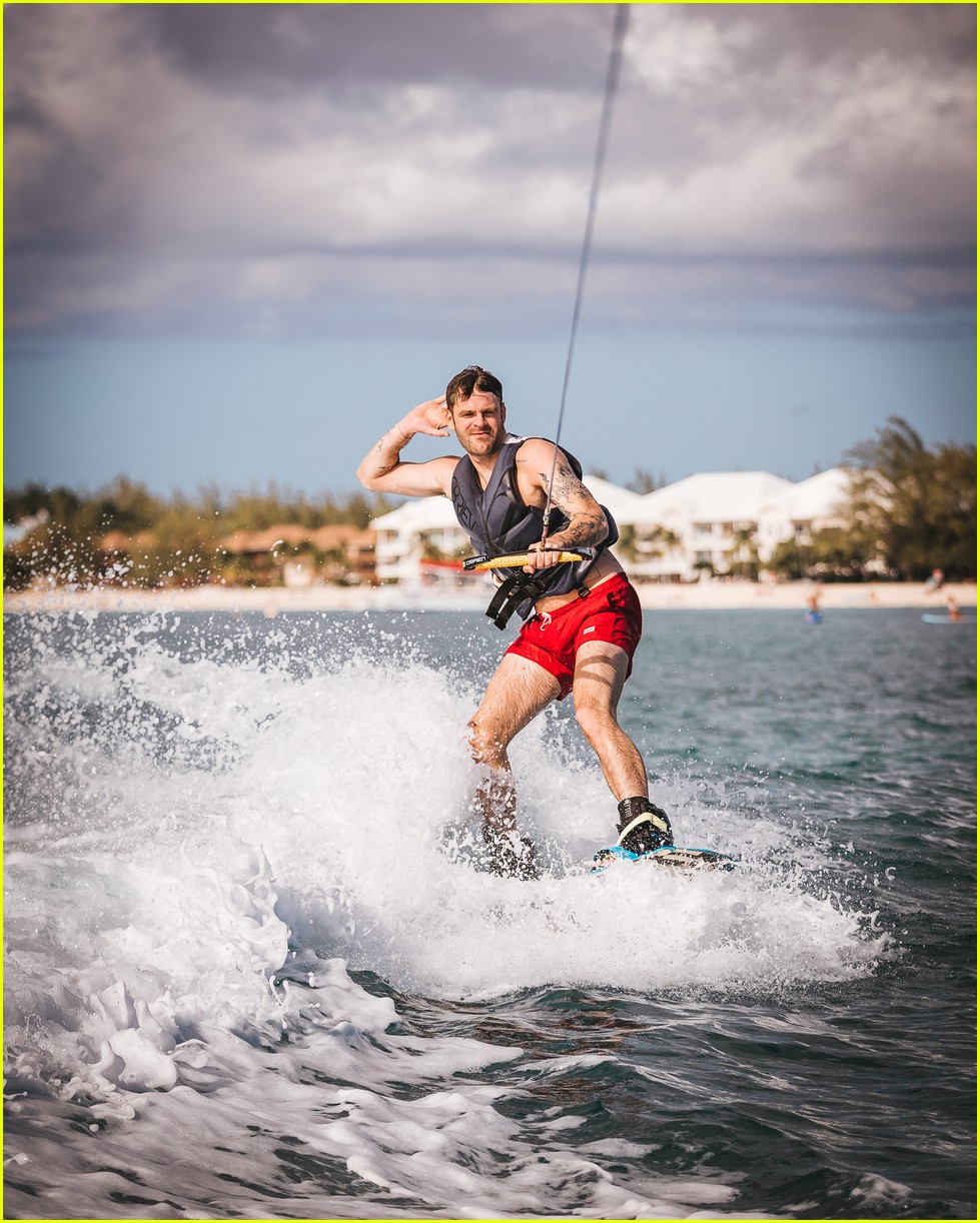 Zedd & The Chainsmokers Go Jet Skiing & Wakeboarding at KAABOO Cayman ...