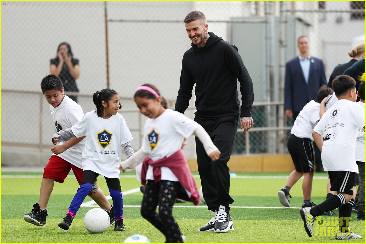 david beckham plays soccer with kids and works out with jay z 014250339