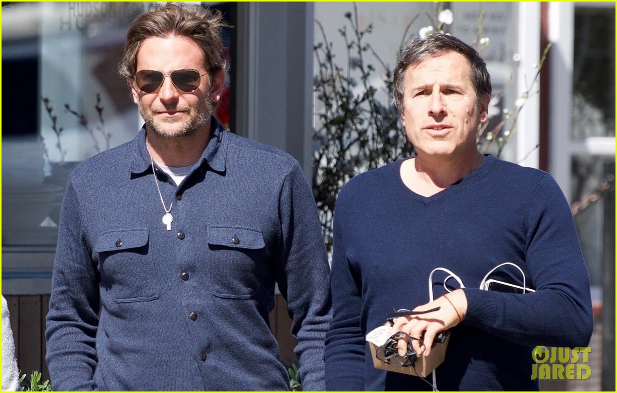 bradley cooper joins a friend for lunch 09