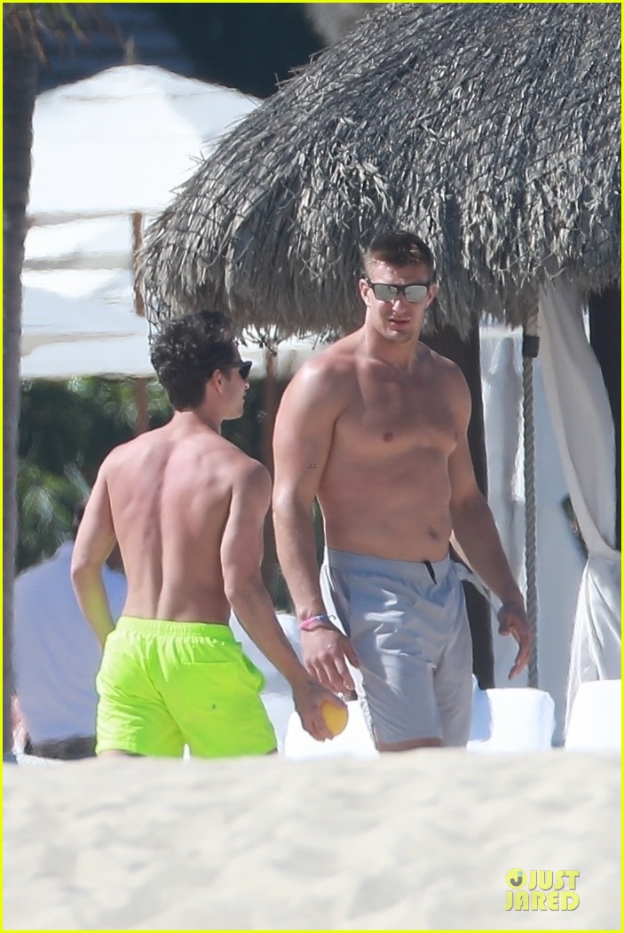 Rob Gronkowski Body Type