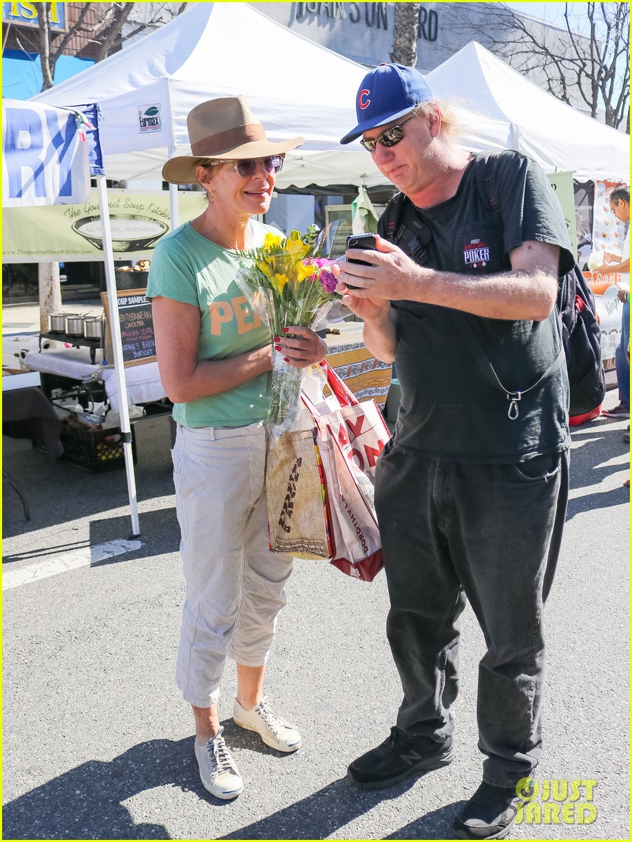 allison janney buys flowers at farmers market in studio city 054259283