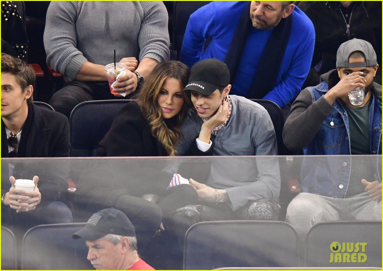 pete davidson kate beckinsale pack on the pda at hockey game 094250888