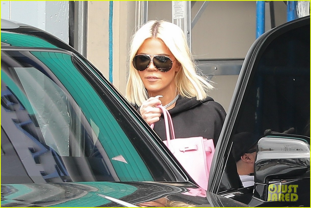 Khloe Kardashian Steps Out After Slamming Jordyn Woods Photo 4250336(00)