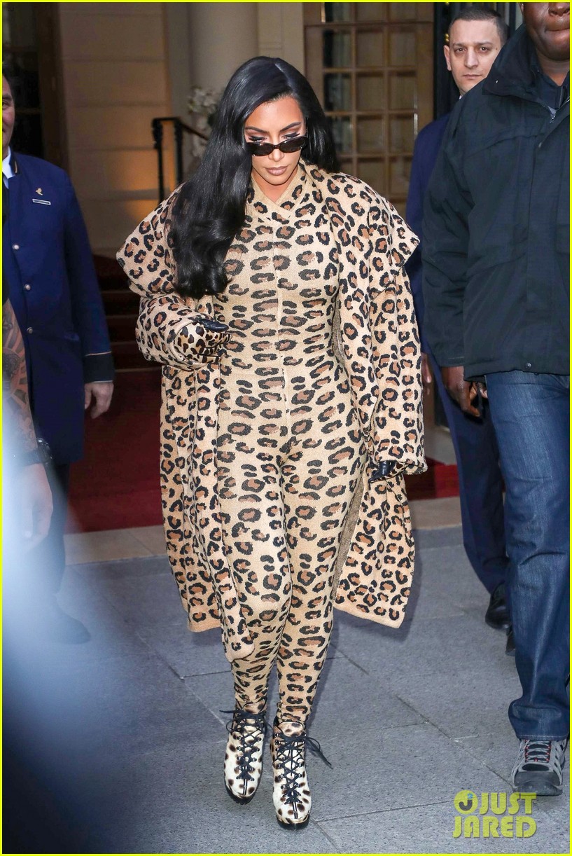 Kim Kardashian Returns to Paris at the Tail End of Paris Fashion Week