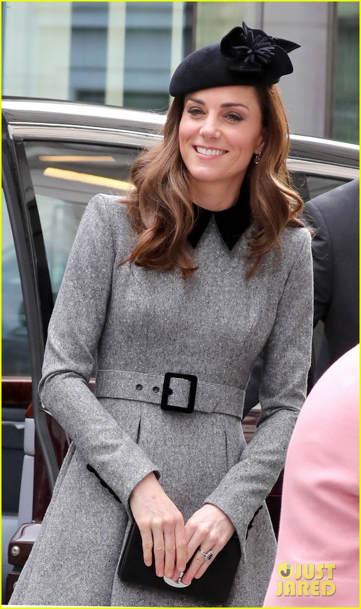 kate middleton queen elizabeth solo outing 144259382
