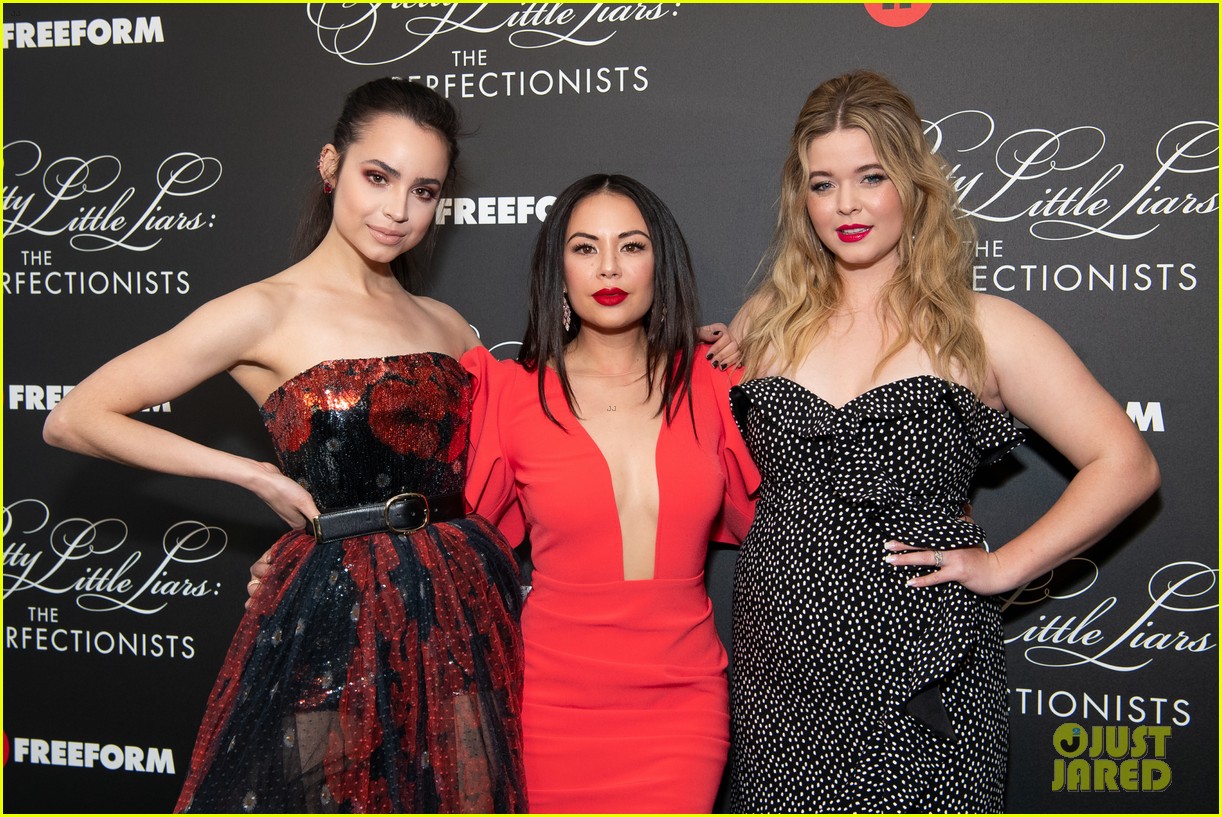 cast of pll the perfectionists stun at los angeles premiere 34