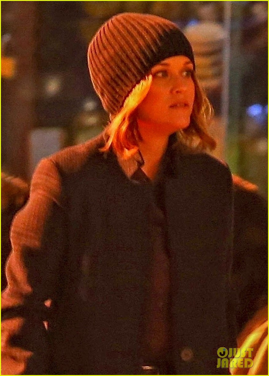 reese witherspoon spends late night on the morning show set 01