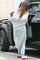 katherine schwarzenegger keeps it cute and comfy for smoothie run 05