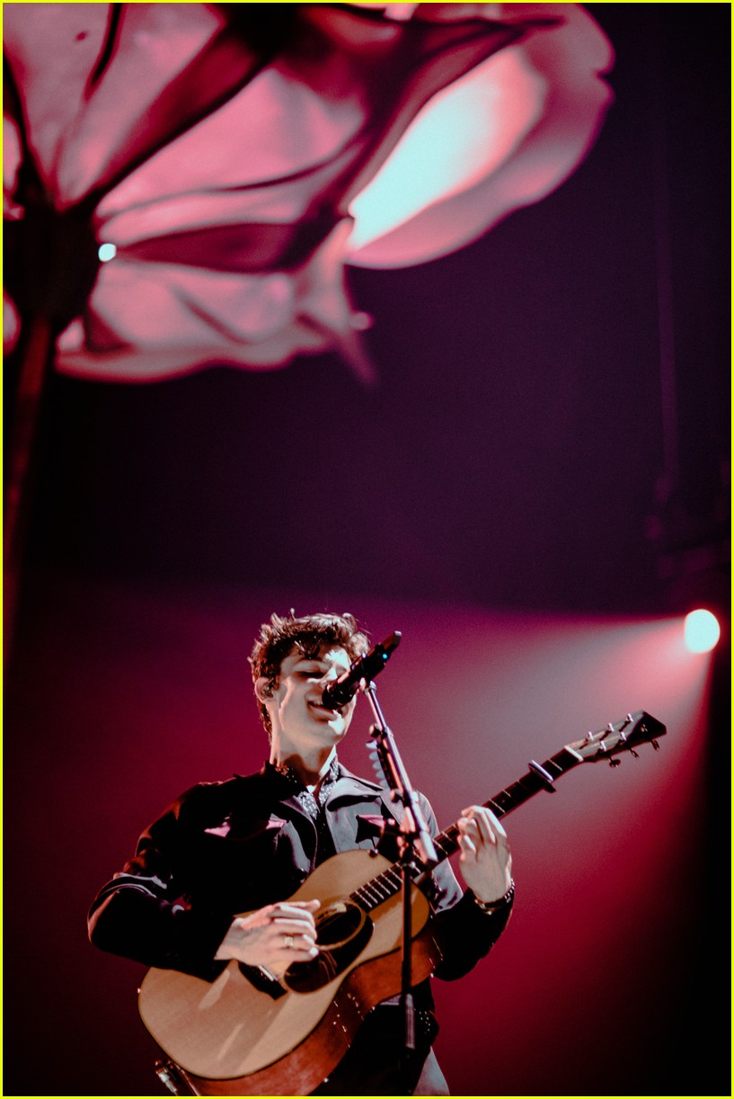 Shawn Mendes Kicks Off 2019 Tour in Europe Set List Revealed! Photo