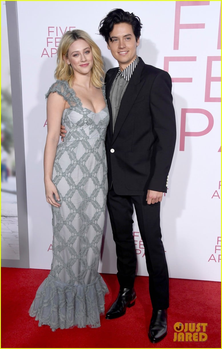 Cole Sprouse Gets Girlfriend Lili Reinhart's Support at 'Five Feet