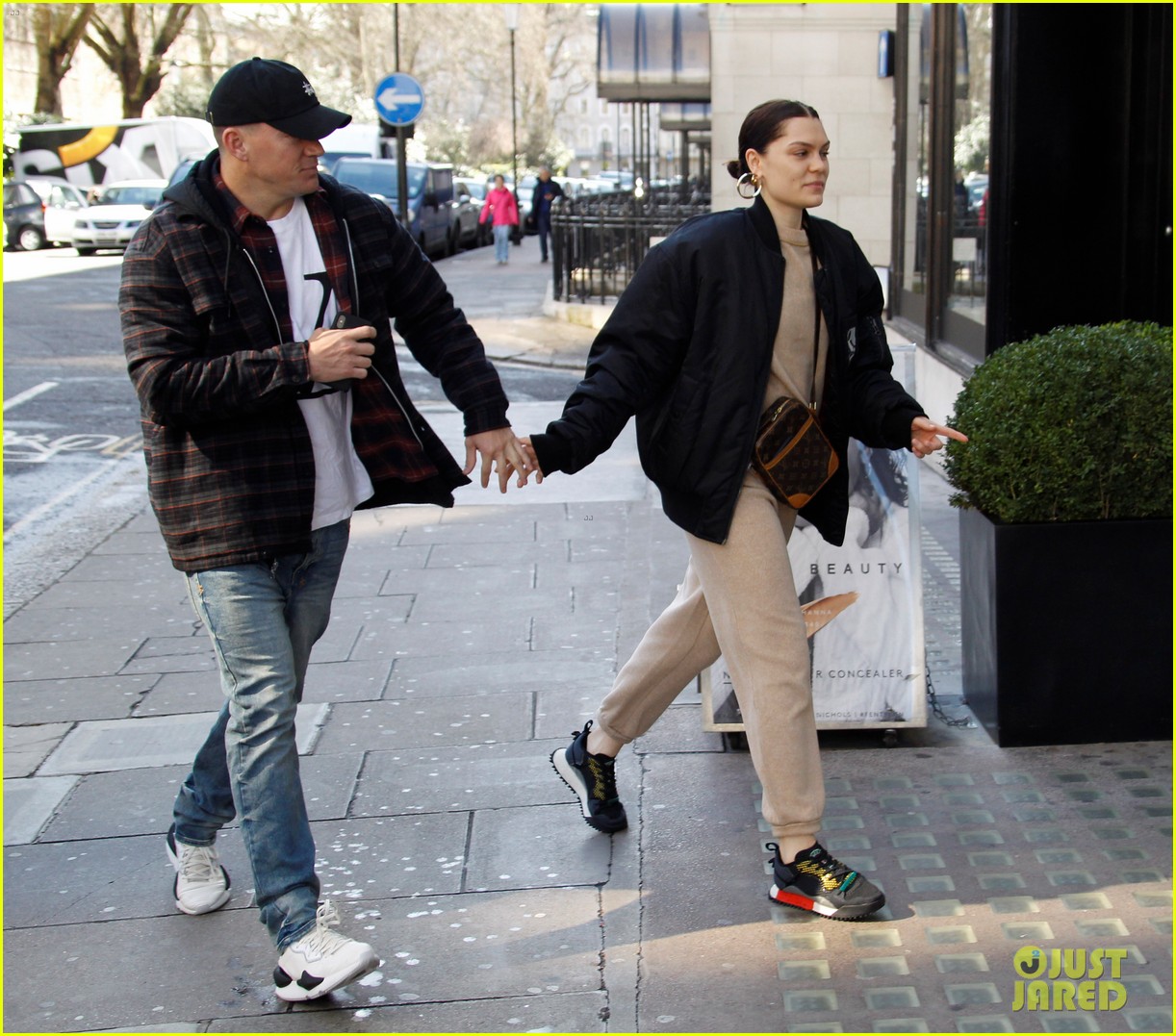Channing Tatum & Girlfriend Jessie J Hold Hands in London! Photo