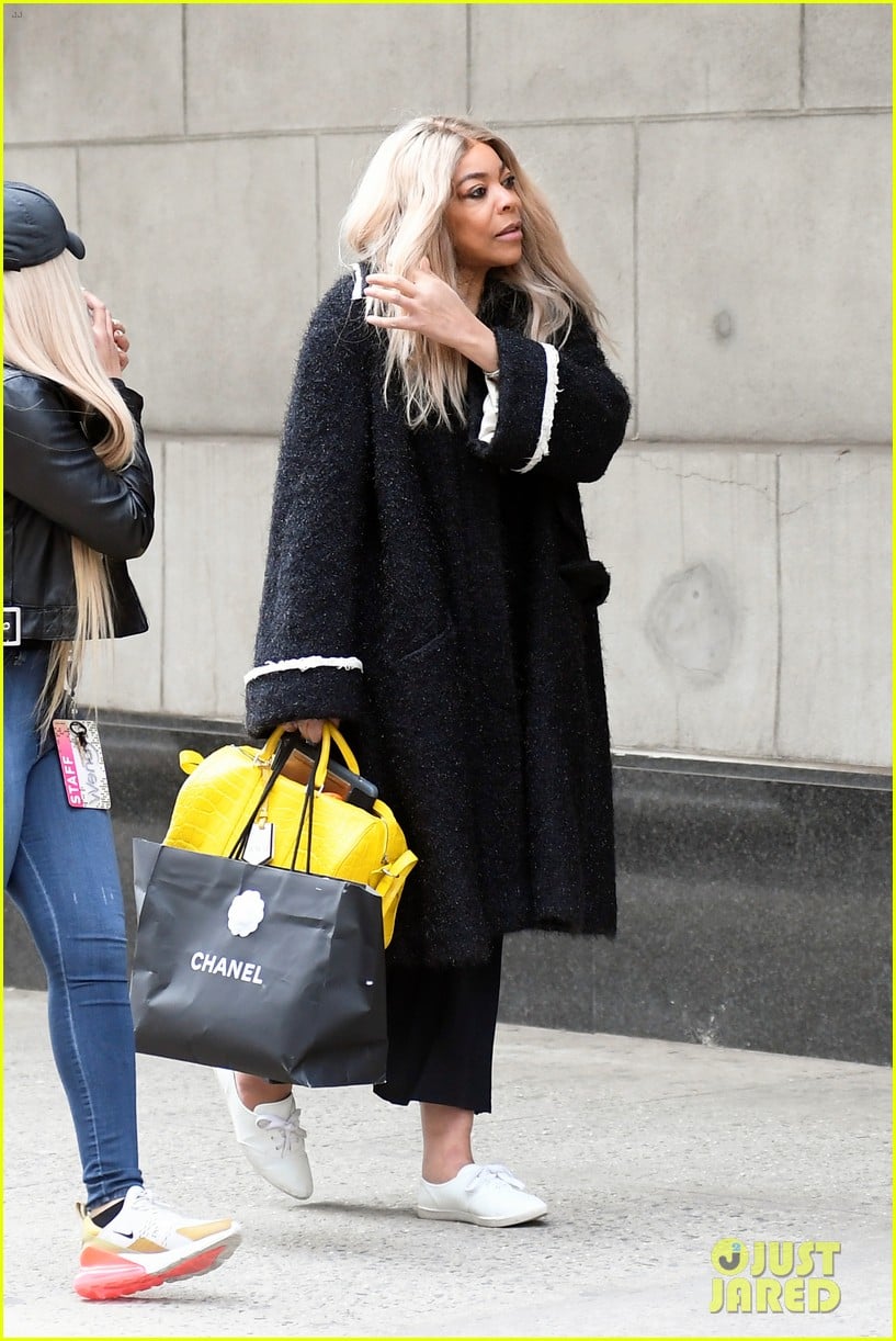 Wendy Williams Steps Out Without Wedding Ring Amid Drama with Husband