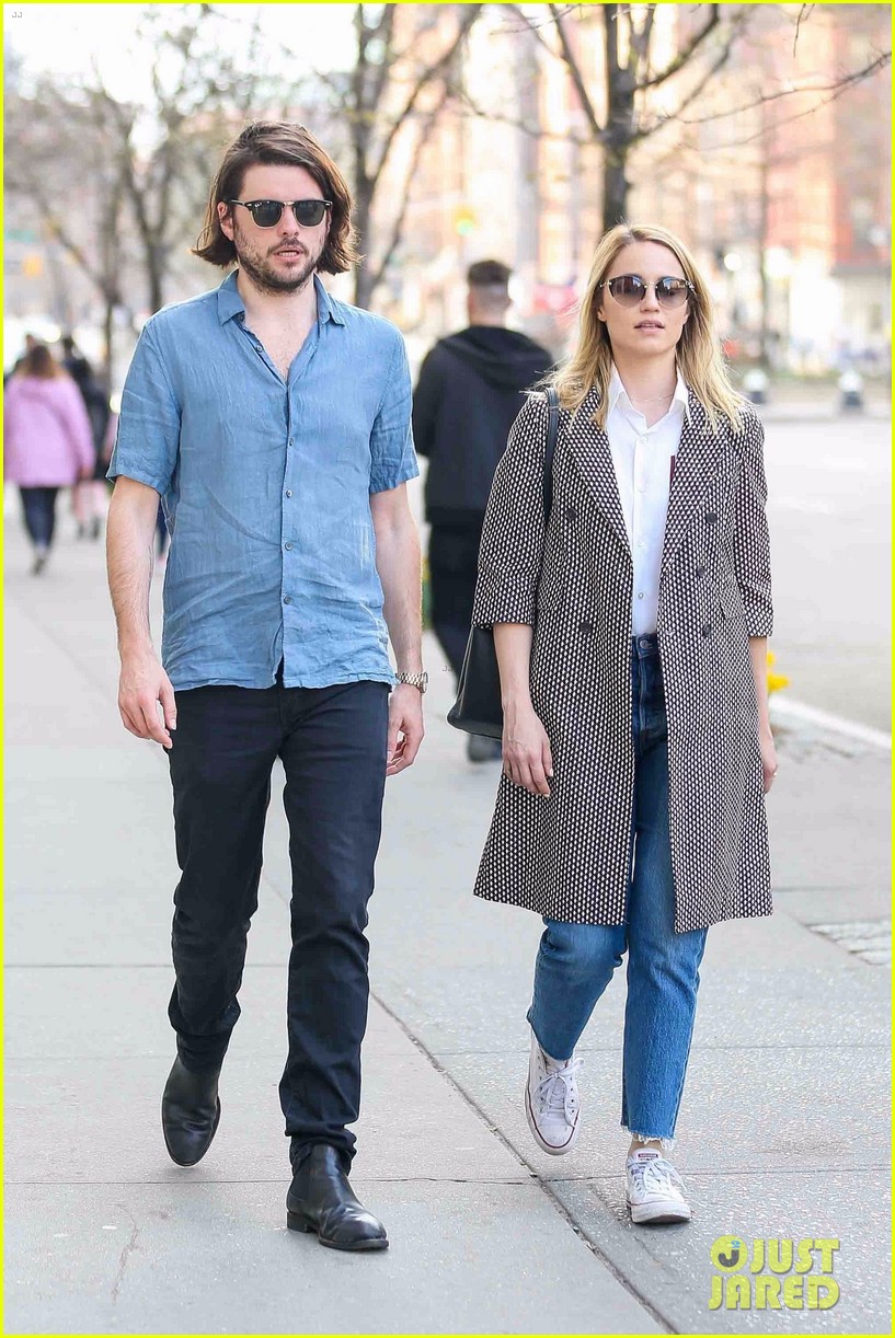 dianna agron and husband winston marshall take a stroll in nyc 034270398
