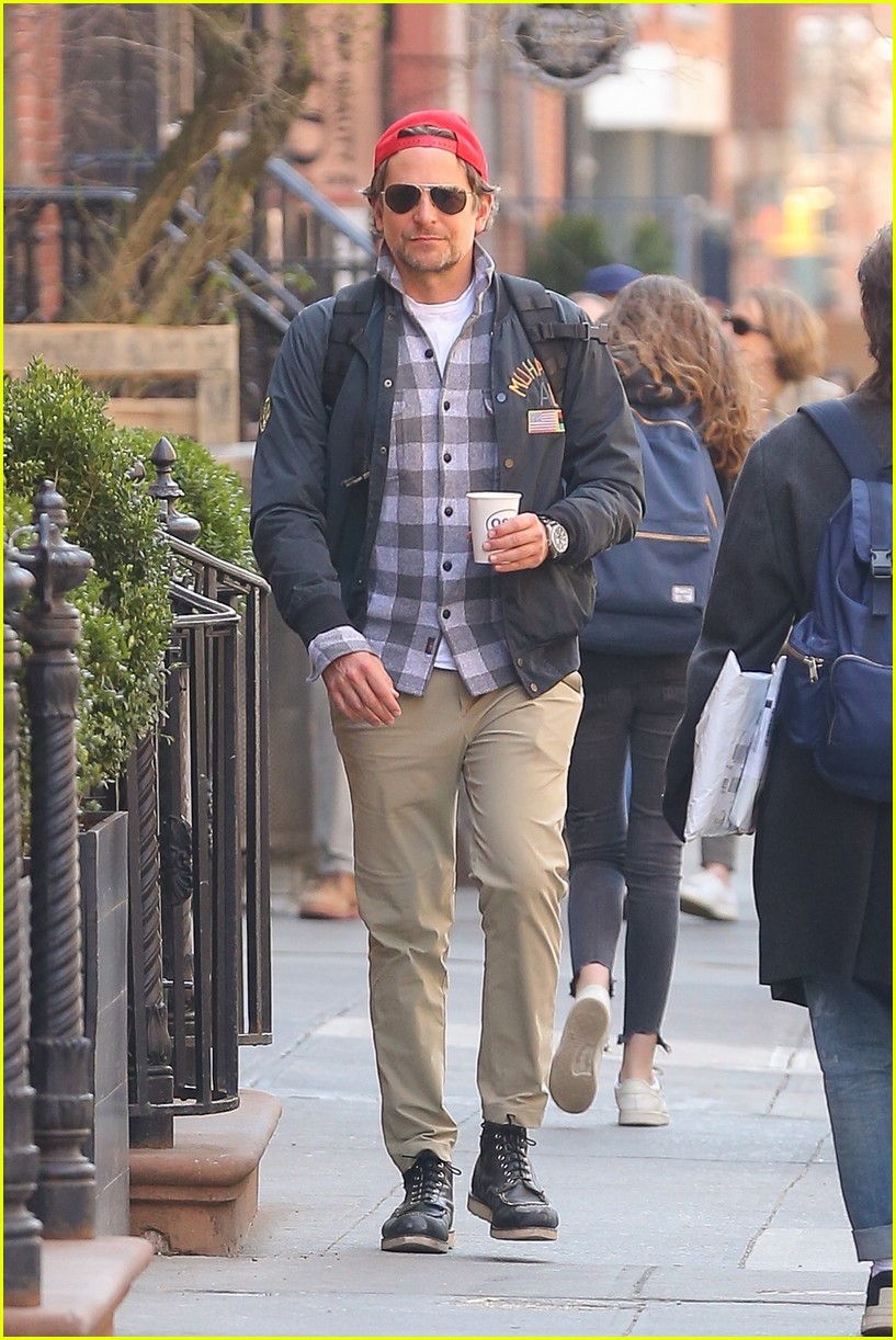 Bradley Cooper Goes on a Casual Coffee Run in New York City Photo