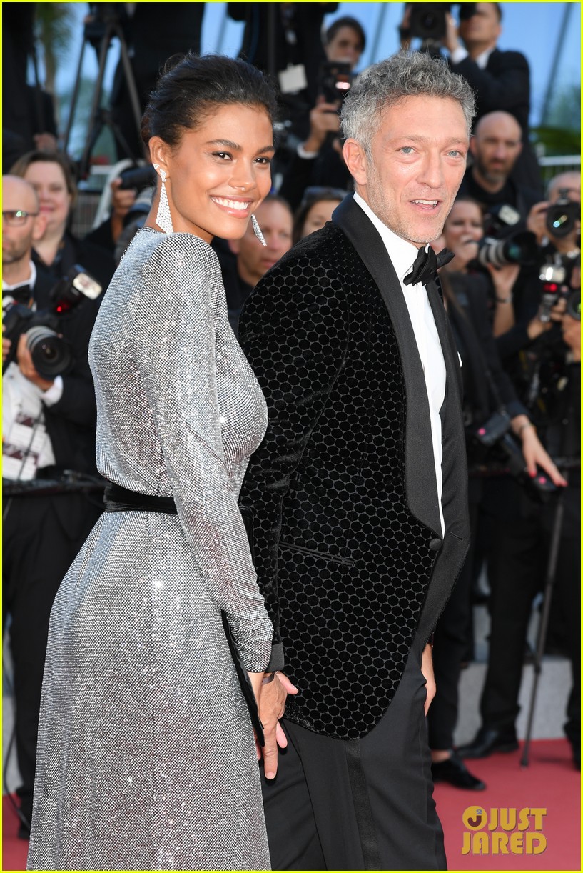 vincent cassel wife tina kunakey gives birth 03
