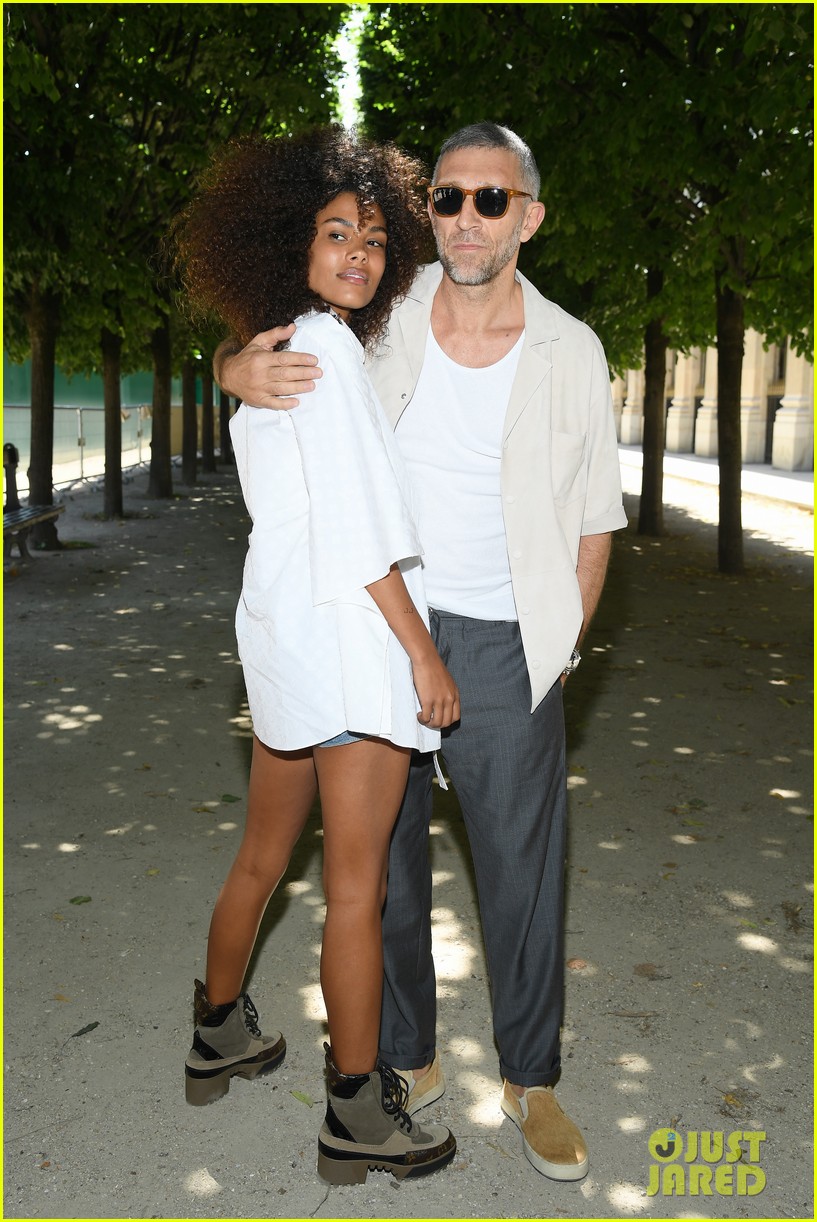 vincent cassel wife tina kunakey gives birth 044275449