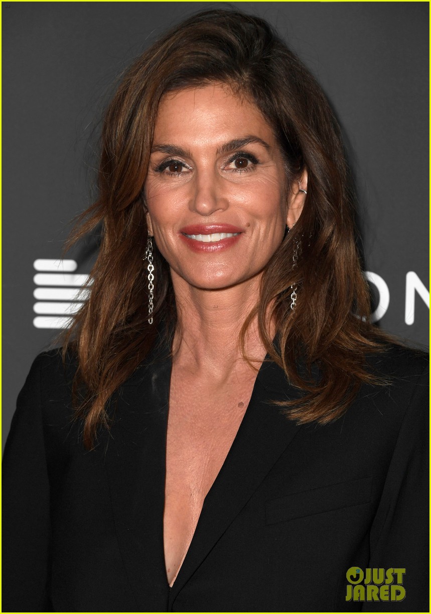cindy crawford suits up for cosentino la city center grand opening 044267068