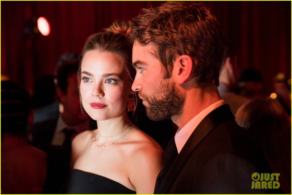 chace crawford splits from rebecca rittenhouse 024279905