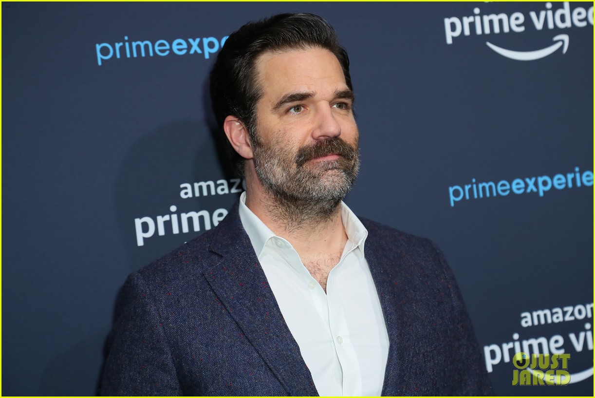 rob delaney sharon horgan regret writing their early love scenes in catastrophe 094275292