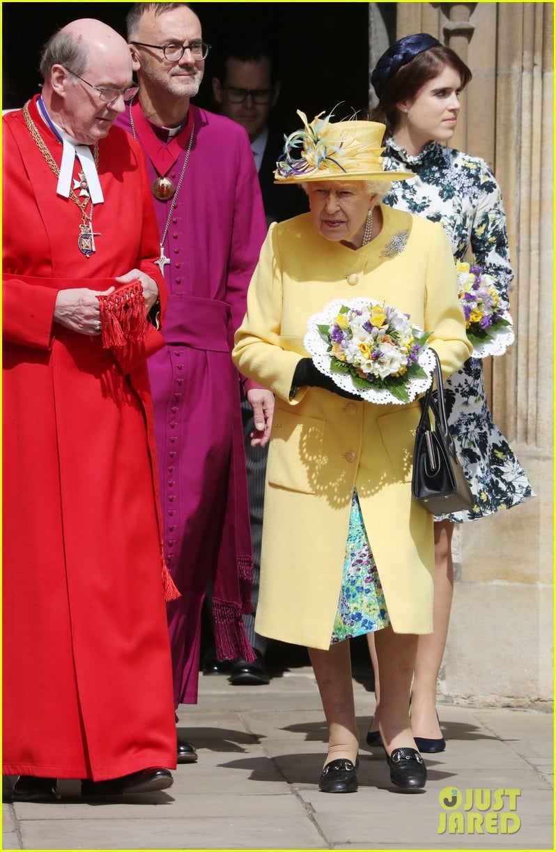queen elizabeth joined by princess eugenie for easter coin ceremony 194274881