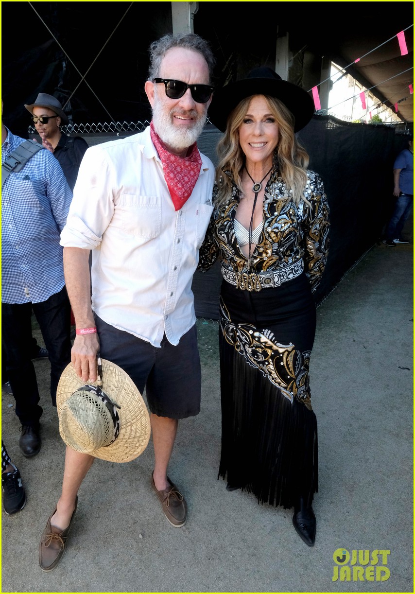 tom hanks supports rita wilson she performs at stagecoach 074278880