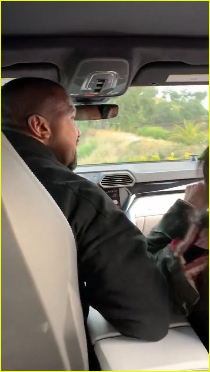 Kanye West Pulls Up Next to Hollywood Tour Bus & Gives Tourists a Big