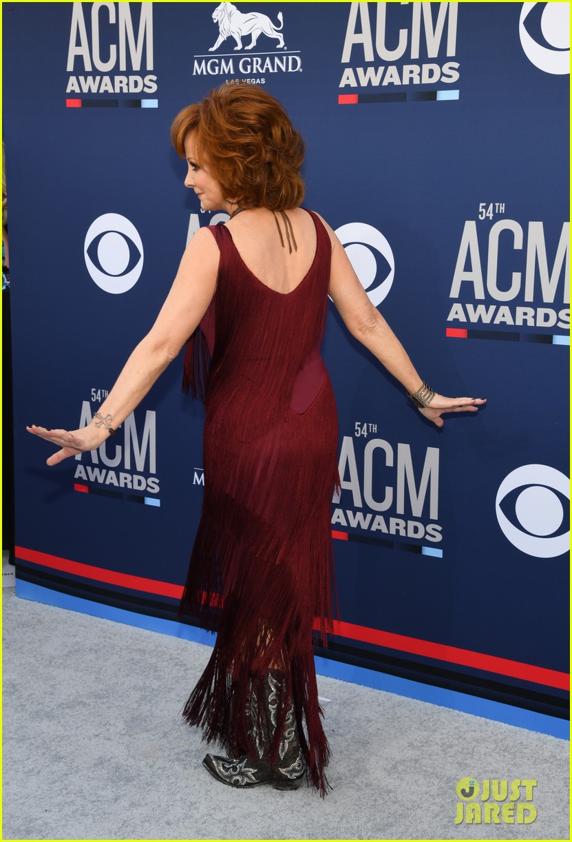 Reba McEntire's Boyfriend Joins Her at ACM Awards 2019! Photo 4268827