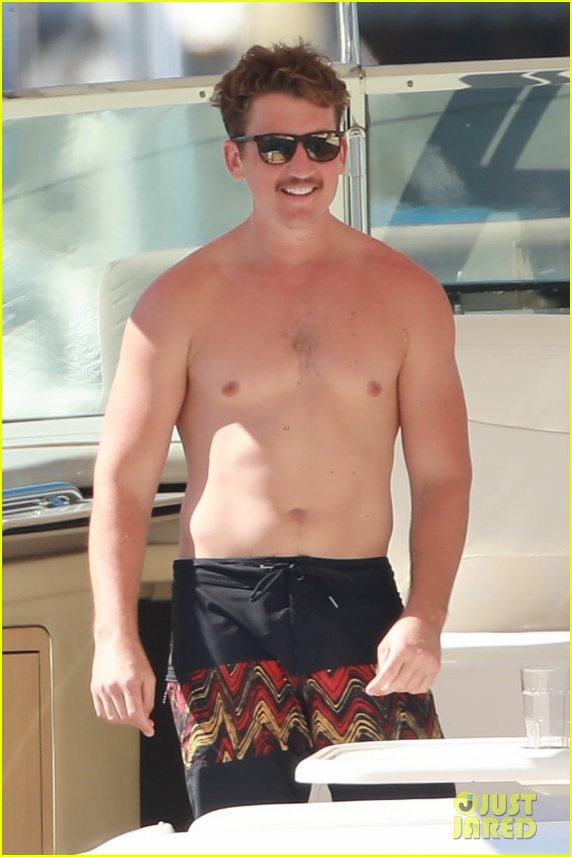 Miles Teller & Keleigh Sperry Vacation Together in Cabo San Lucas