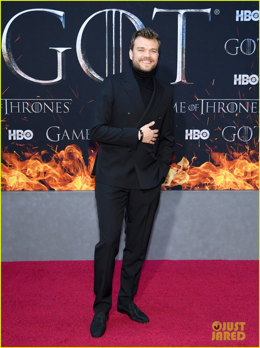 jason momoa and peter dinklage join game of thrones cast at season 8 premiere 174266876