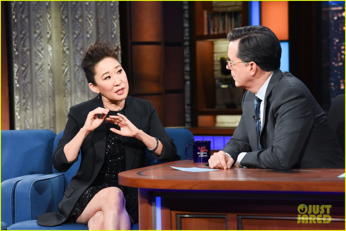 sandra oh reveals she burst out crying after meeting her hero yoko ono 034267994