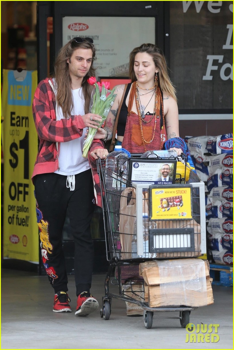 Paris Jackson Shares a Kiss With Boyfriend Gabriel Glenn on Her 21st