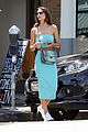 emily ratajkowski steps out for lunch with her parents in la 03