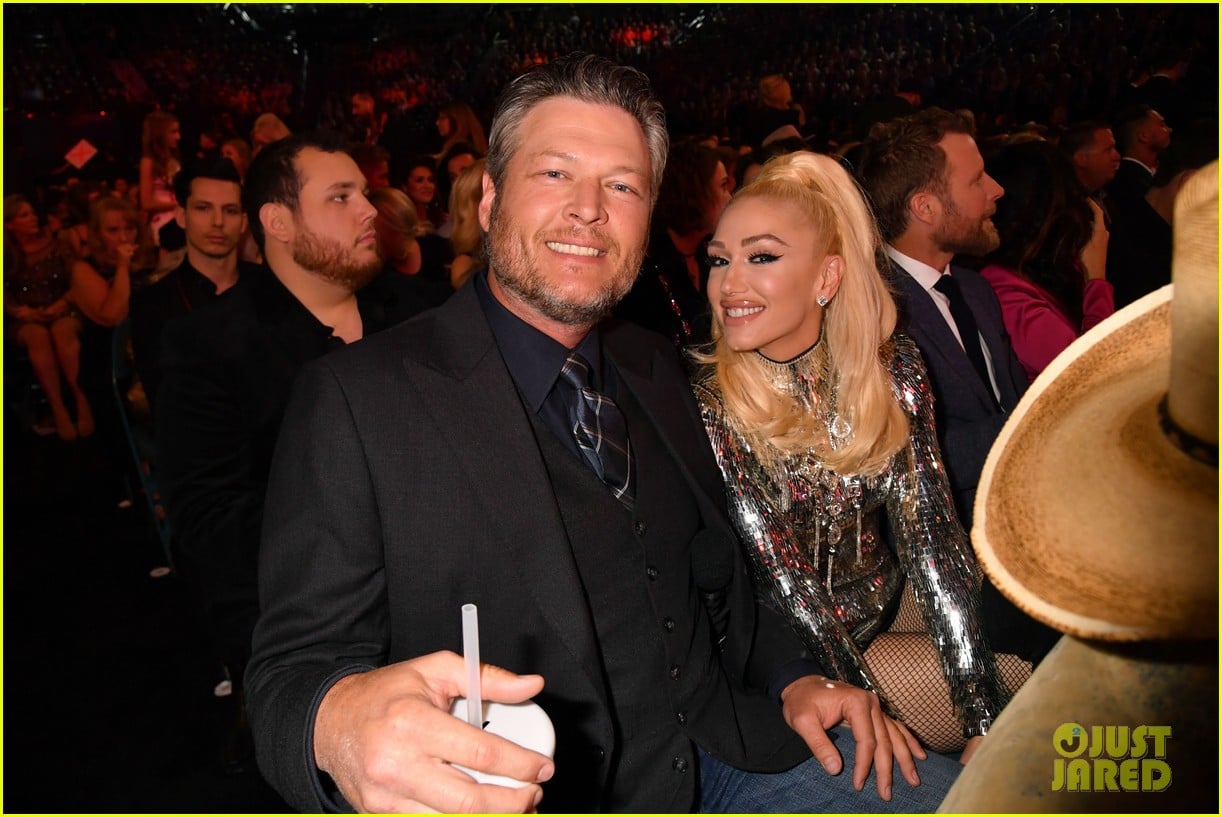 Gwen Stefani Joins Blake Shelton at ACM Awards 2019! Photo 4269023(01)