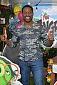 sterling k brown rachel bloom jason sudeikis step out angry birds 2 photo call 01
