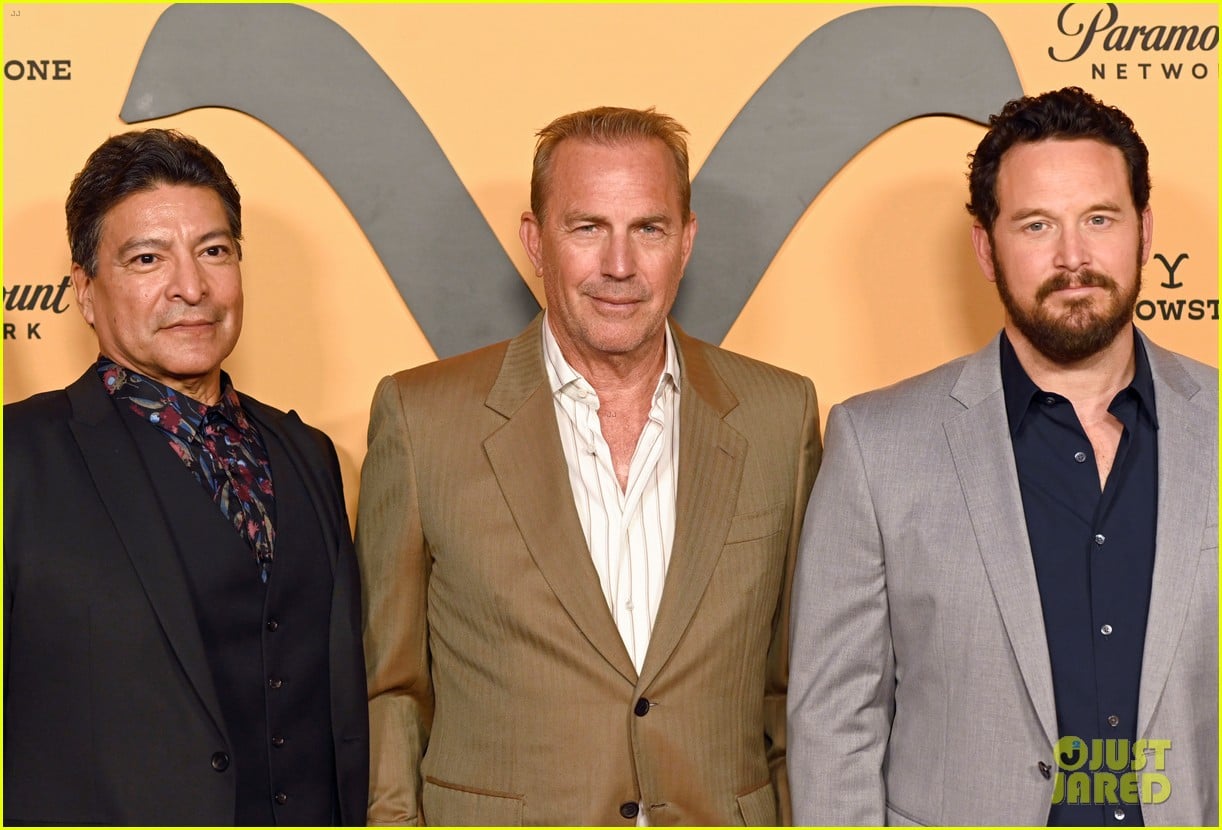 kevin costner yellowstone cast celebrate season 2 premiere watch trailer 054301398