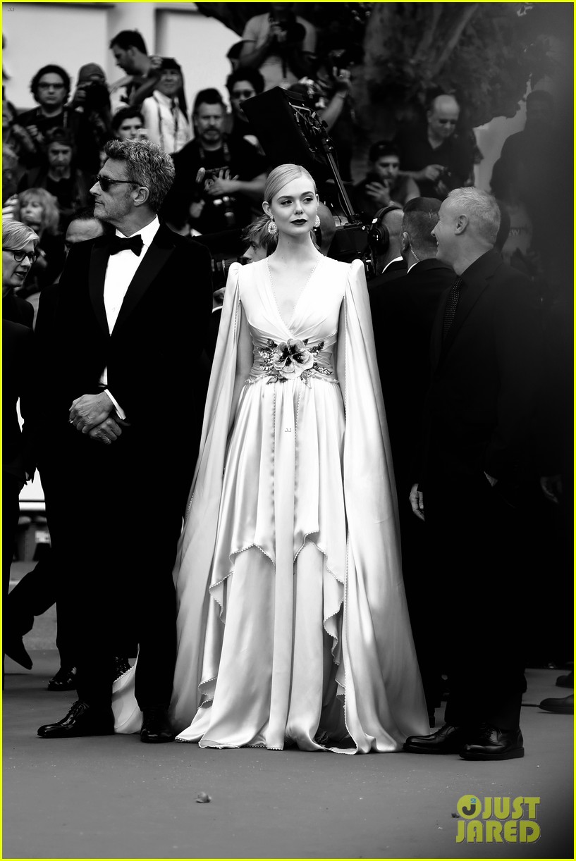 elle fanning cannes opening ceremony gucci gown 104291134