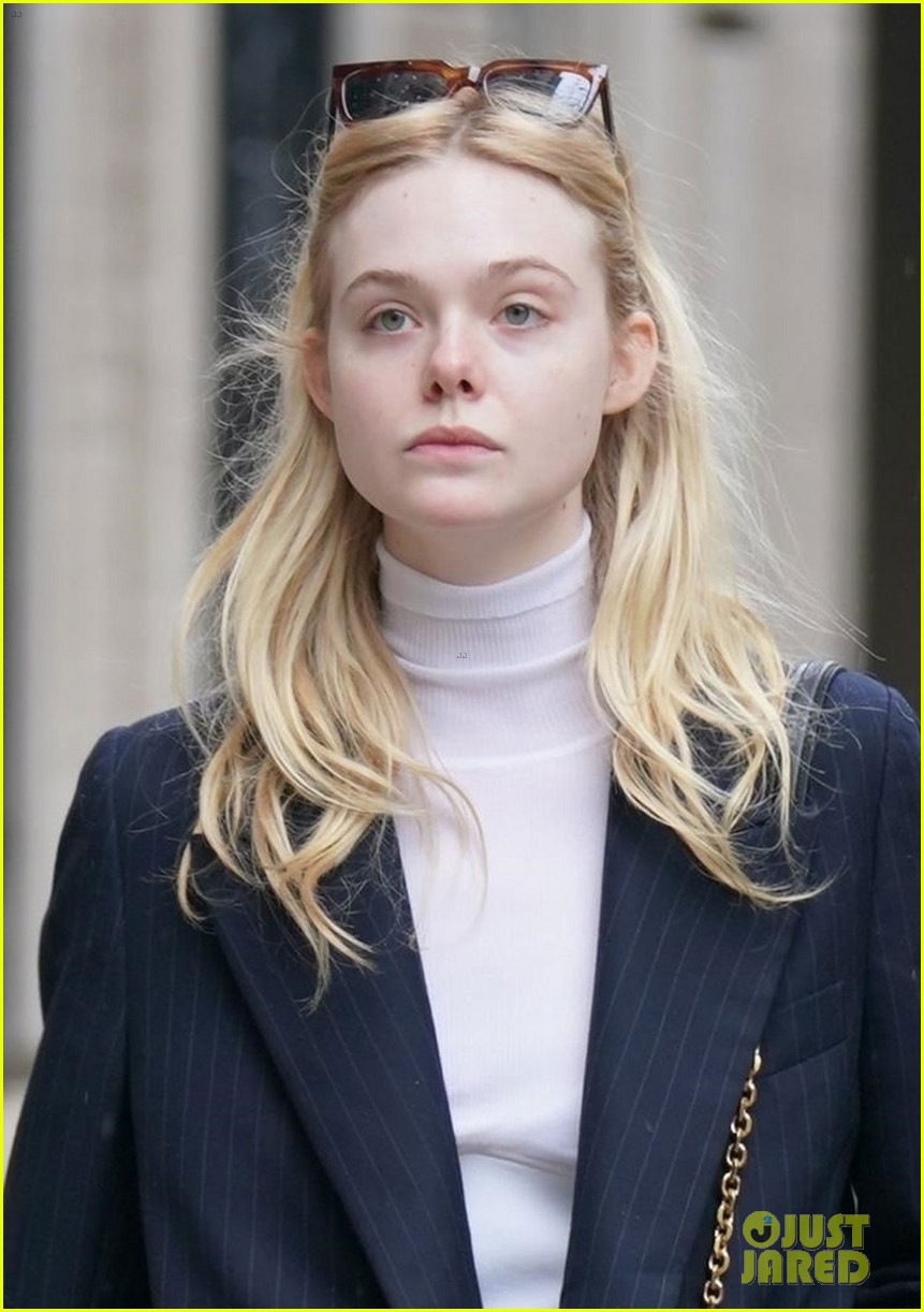 rumored new couple elle fanning max minghella go for nyc stroll 044282787