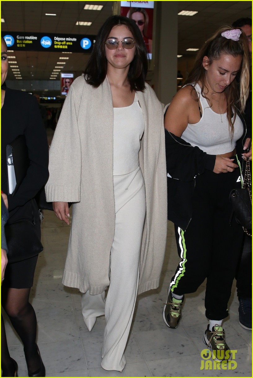 selena gomez arrives at airport for cannes 204290324
