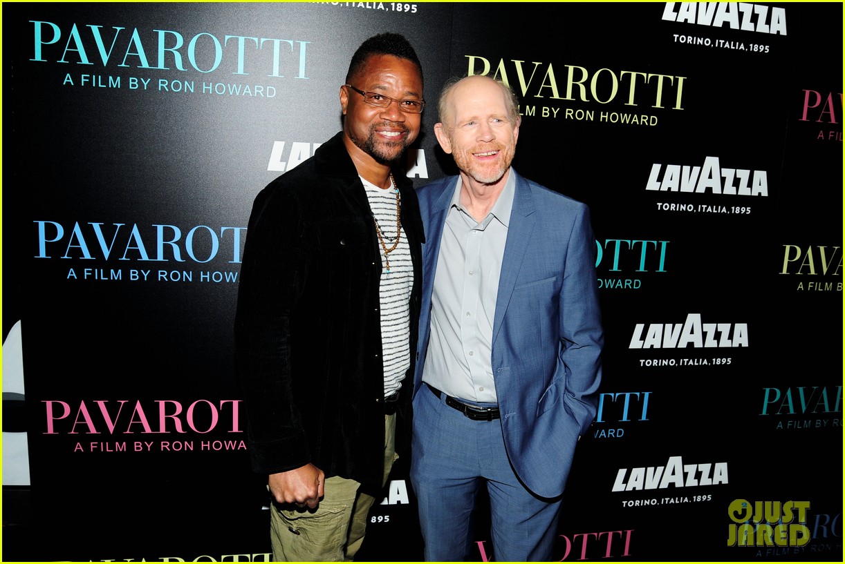 ron howard gets start support at pavarotti nyc premiere 04