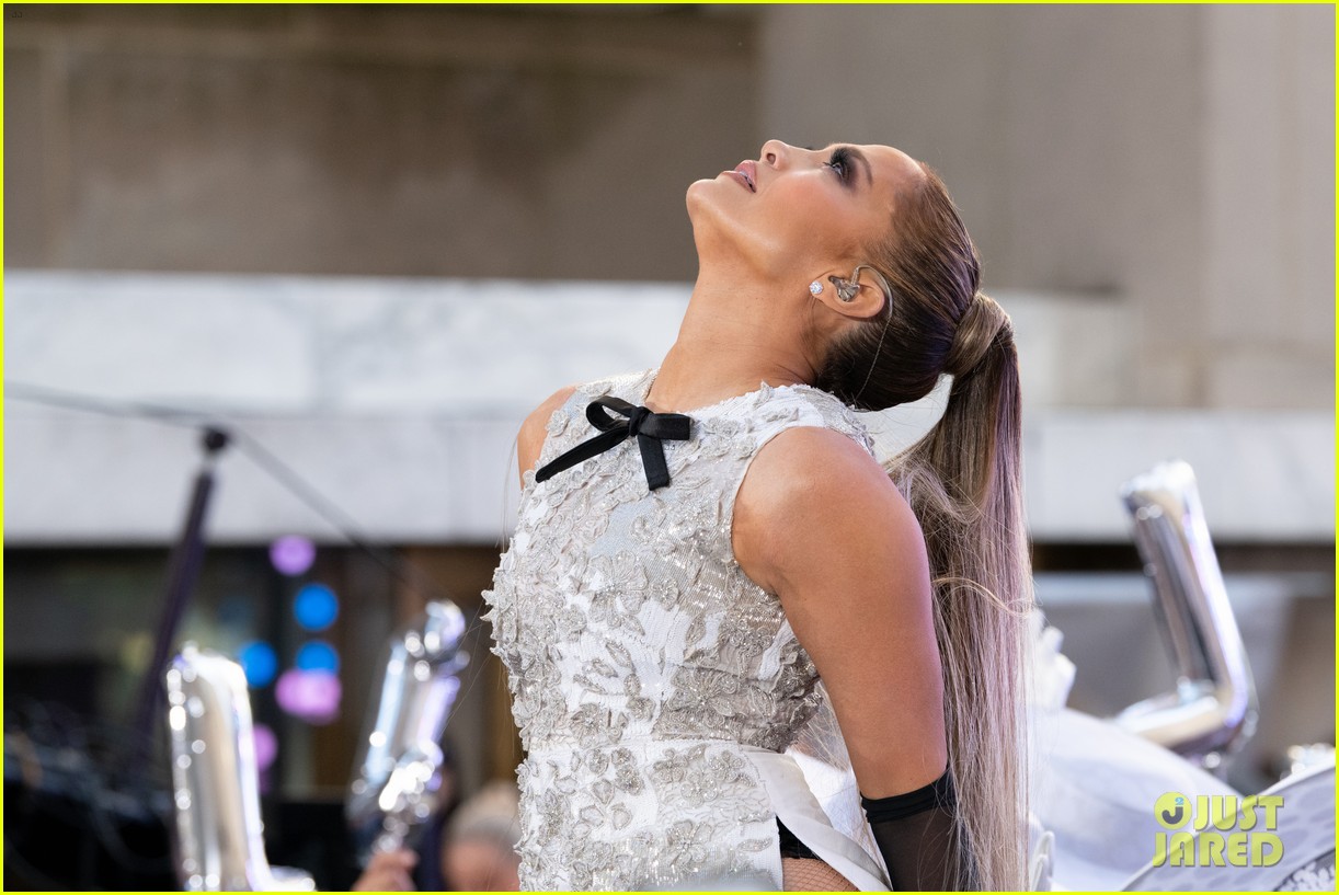 Jennifer Lopez Wows with Her ‘Today Show’ Performances! (Video): Photo