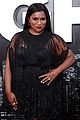 mindy kaling supported by novak late night premiere 17
