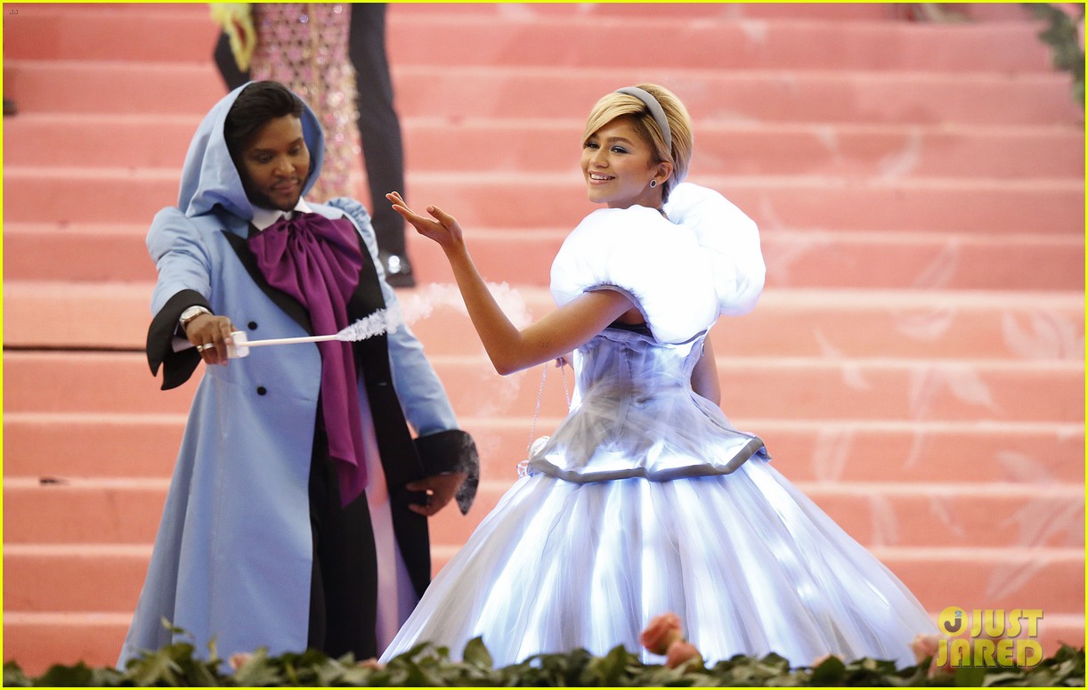 Gown Gala Zendaya Cinderella Sundresses 2019 Met Gala 2019