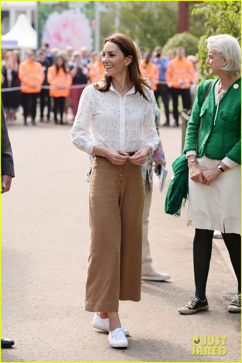 kate middleton steps out solo for rhs chelsea flower show 2019 press day 014294776