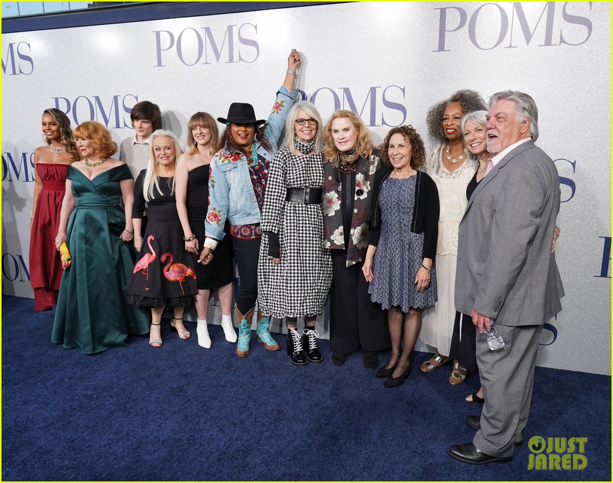 diane keaton gets support from sarah paulson at poms premiere 054281890