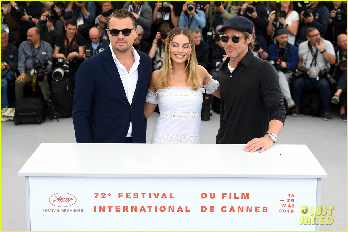 Leonardo DiCaprio, Brad Pitt & Margot Robbie Buddy Up for 'Once Upon a