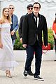 https://cdn01.justjared.comdicaprio pitt robbie buddy up for once upon a time in hollywood cannes photo call.jpg 06