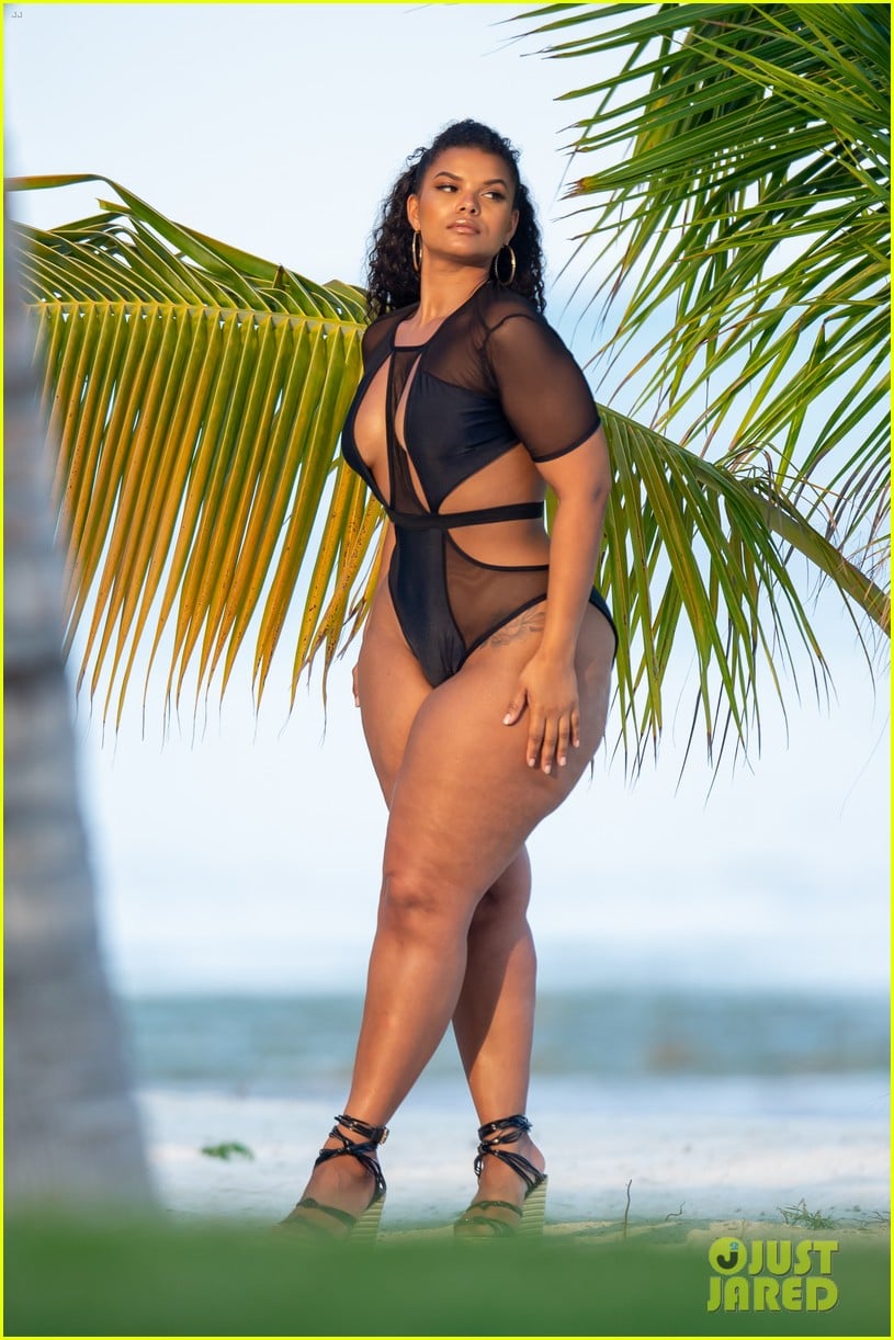 ashanti wears sexy bikinis in florida 10