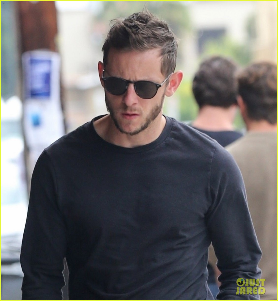 jamie bell visits bookstore after welcoming child with kate mara 044311770
